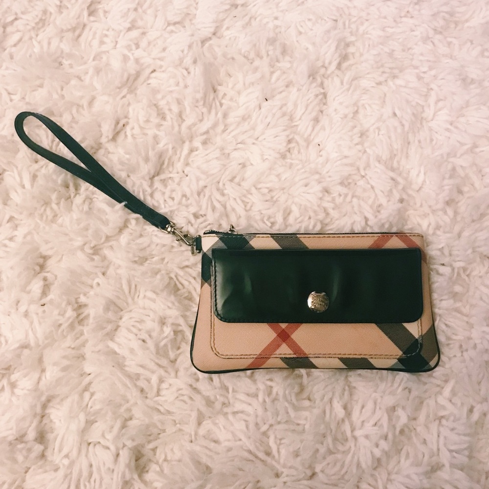 Burberry😍 Wristlet